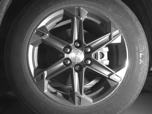 Used 2025 Chevrolet Blazer LT FWD image 14