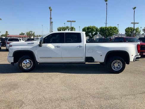 Used 2025 Chevrolet Silverado 3500 High Country w/ High Country Premium Package AWD/4WD image 4