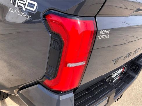 Used 2025 Toyota Tacoma TRD Sport image 29