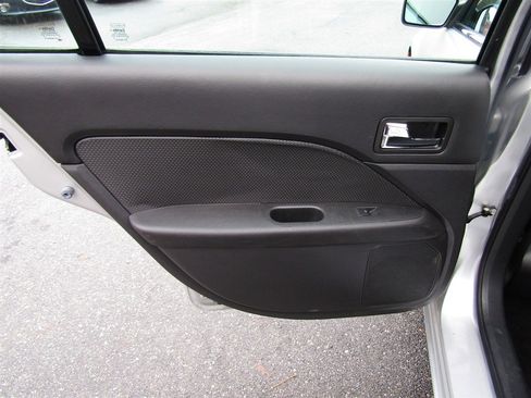 Used 2009 Ford Fusion SEL image 19