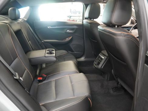 Used 2015 Chevrolet Impala LTZ FWD image 32