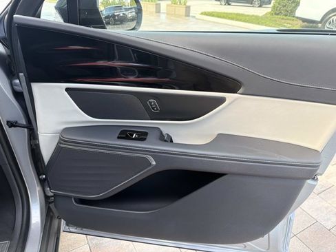 Certified 2025 Lincoln Nautilus Premier AWD/4WD image 19