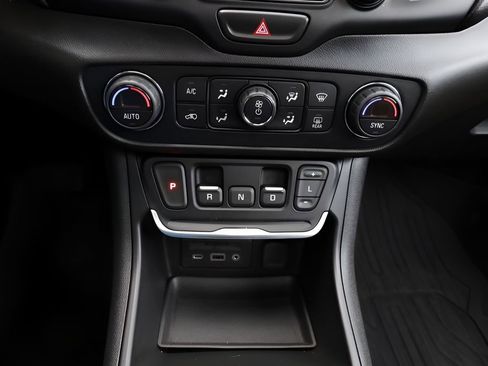 Used 2021 GMC Terrain Denali w/ Denali Premium Package image 38