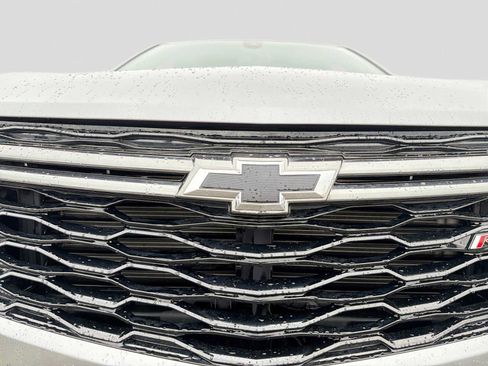 Used 2023 Chevrolet Equinox RS w/ LPO, Floor Liner Package AWD/4WD image 11