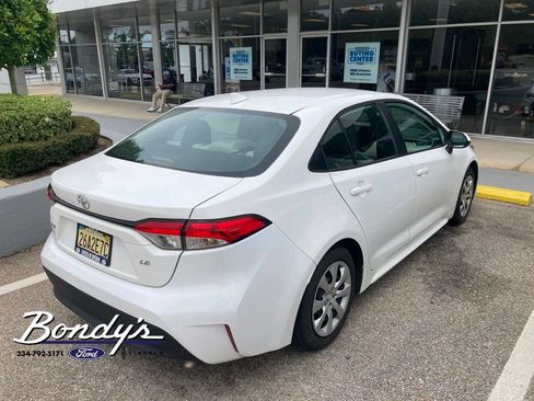 Used 2024 Toyota Corolla LE FWD image 5