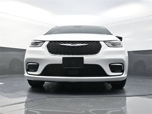 New 2026 Chrysler Pacifica Select image 18