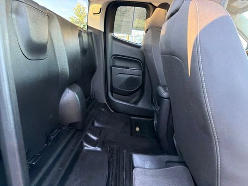 Used 2022 Chevrolet Colorado LT w/ Fleet Safety Package RWD image 13