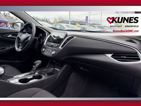 Used 2024 Chevrolet Malibu LT image 37