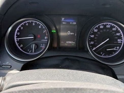 Used 2023 Toyota Camry SE w/ Cold Weather Package FWD image 5