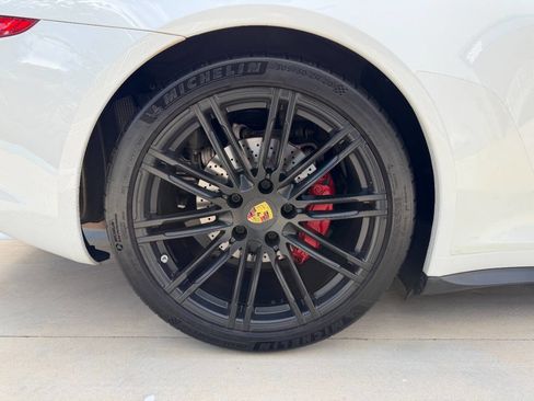 Used 2015 Porsche 911 Carrera 4S image 13