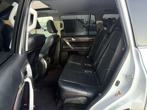 Used 2014 Lexus GX 460 image 32