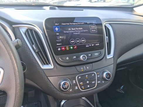 Used 2023 Chevrolet Malibu LT FWD image 21
