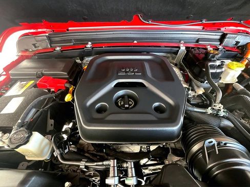 Used 2024 Jeep Wrangler Unlimited w/ Convenience Group image 9