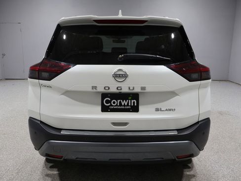 Used 2023 Nissan Rogue SL w/ SL Premium Package image 3