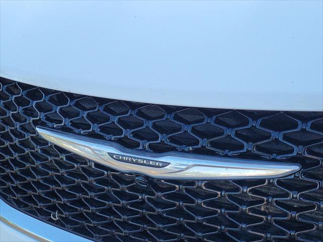 Certified 2025 Chrysler Pacifica Select FWD image 5
