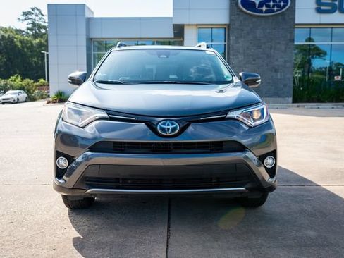 Used 2018 Toyota RAV4 XLE AWD/4WD image 12