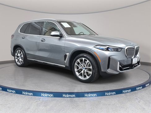 Used 2024 BMW X5 xDrive50e w/ Premium Package image 4