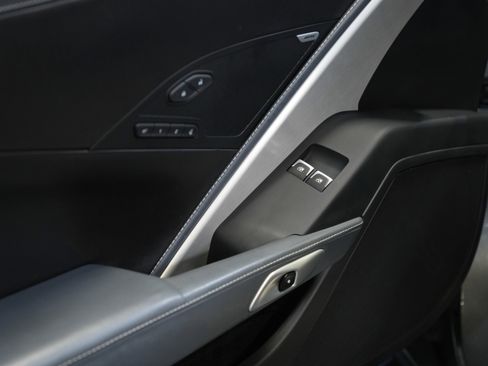 Used 2015 Chevrolet Corvette Z06 w/ 3LZ Preferred Equipment Group image 23