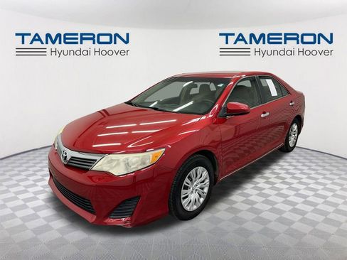 Used 2014 Toyota Camry L image 1