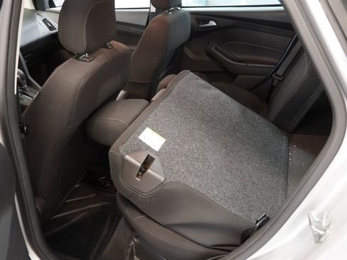 Used 2018 Ford Focus SE FWD image 17