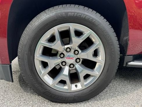 Used 2018 GMC Yukon SLT AWD/4WD image 2