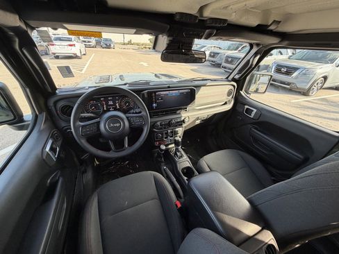 Used 2024 Jeep Wrangler Unlimited Rubicon image 19