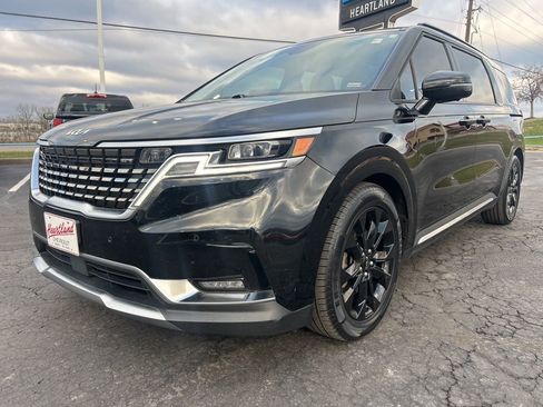 Used 2022 Kia Carnival SX Prestige image 2