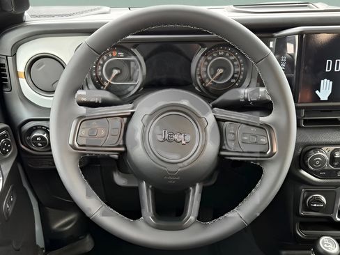 New 2026 Jeep Gladiator Sport image 14