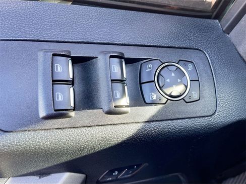 Used 2017 Ford F150 Platinum w/ Equipment Group 701A Luxury image 18