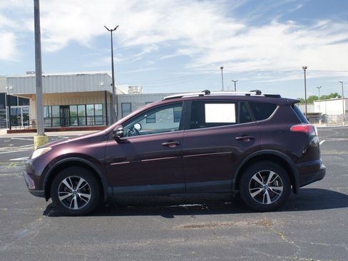 Used 2017 Toyota RAV4 XLE FWD image 14