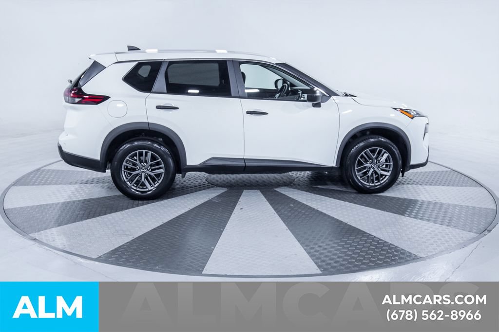 Used 2024 Nissan Rogue S FWD image 9