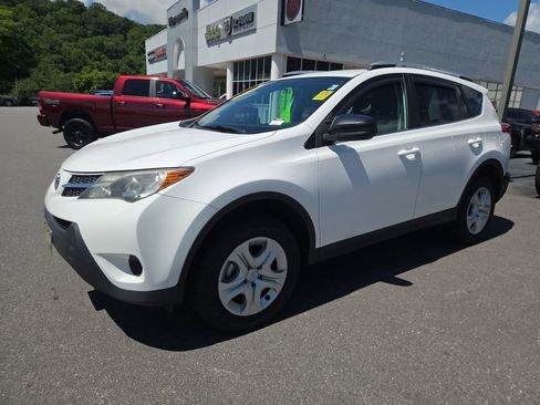 Used 2015 Toyota RAV4 LE AWD/4WD image 9