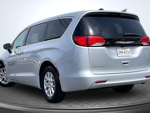 Used 2023 Chrysler Voyager LX FWD image 2