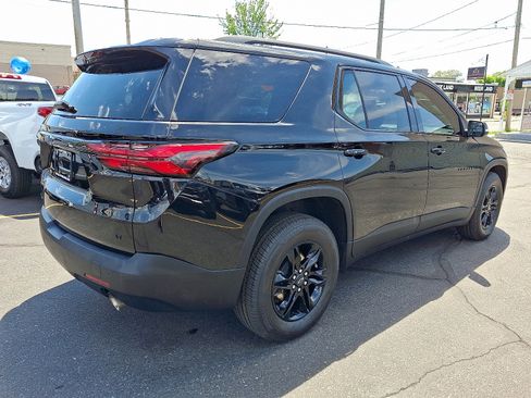 Used 2022 Chevrolet Traverse LT w/ Midnight/Sport Edition AWD/4WD image 5
