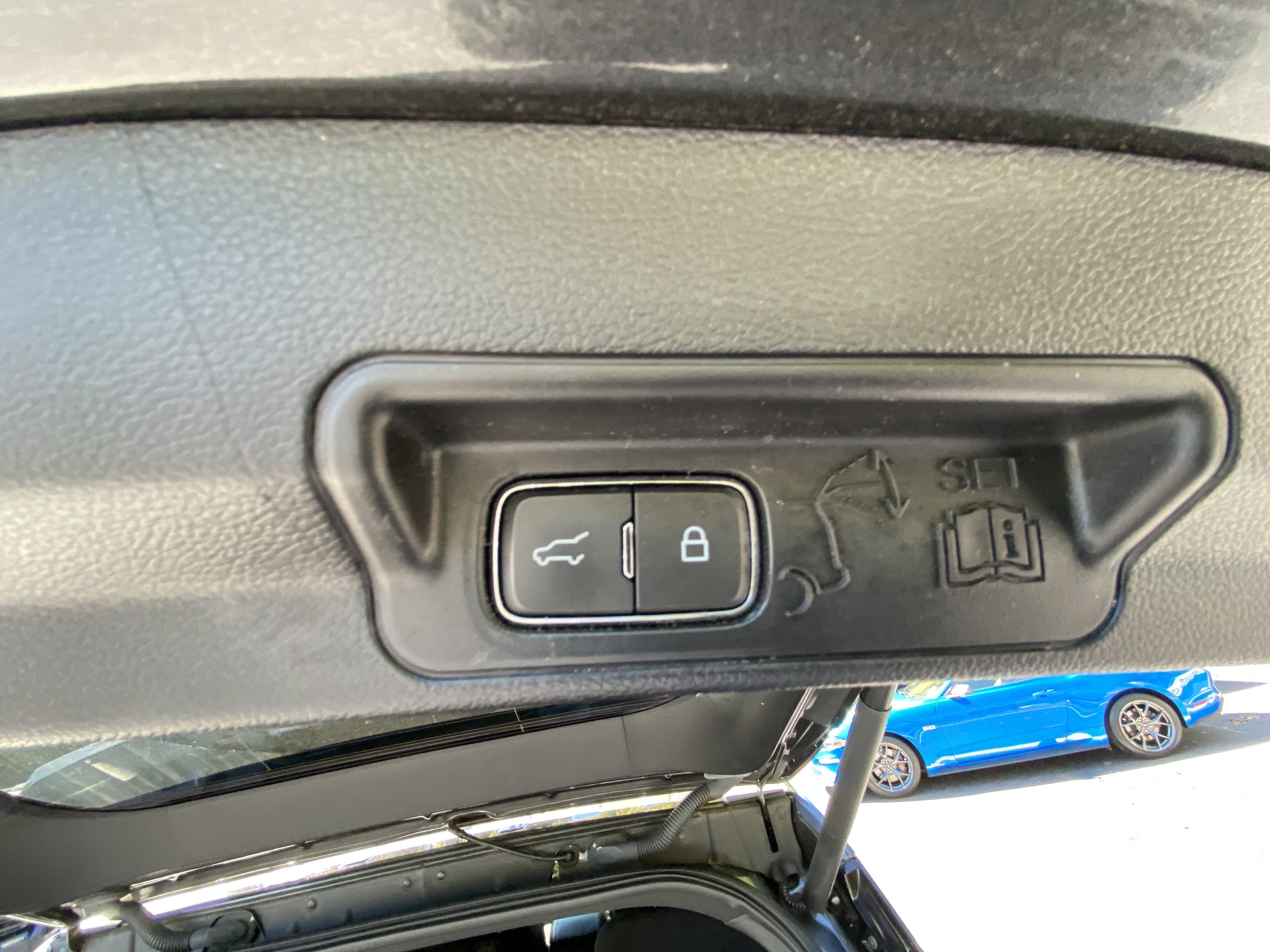Used 2020 Ford Explorer XLT w/ Class III Trailer Tow Package AWD/4WD image 27
