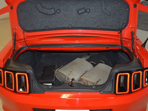 Used 2014 Ford Mustang GT RWD image 13