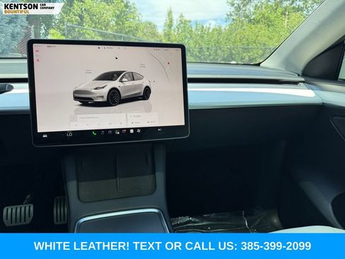 Used 2023 Tesla Model Y Performance AWD/4WD image 17