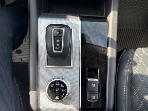 Used 2024 Mitsubishi Outlander SEL AWD/4WD image 27