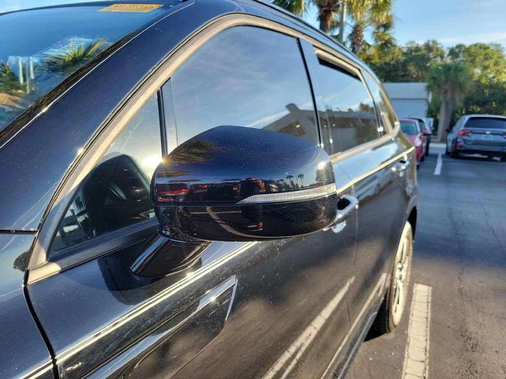 Used 2022 Kia Sorento EX w/ Panoramic Sunroof Package FWD image 5