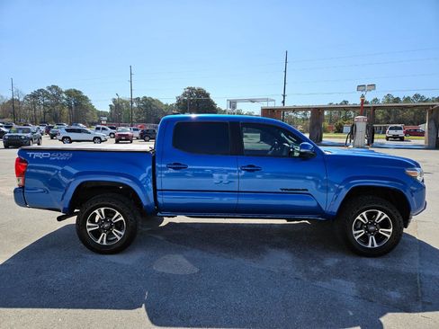Used 2016 Toyota Tacoma TRD Sport w/ Towing Package image 7
