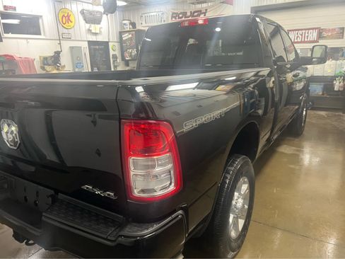 Used 2024 RAM 2500 Big Horn w/ Sport Appearance Package image 8