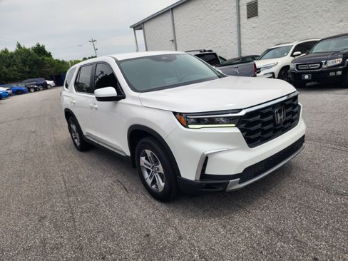 Used 2023 Honda Pilot EX-L image 2