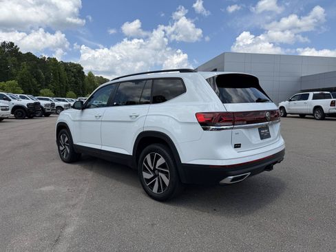 Used 2025 Volkswagen Atlas SE AWD/4WD image 4