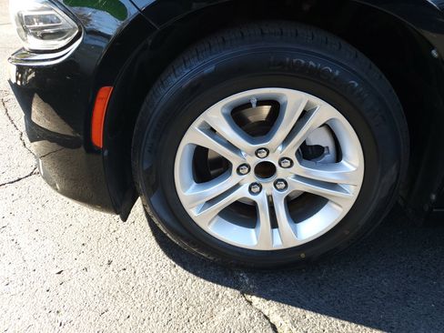 Used 2022 Dodge Charger SXT w/ Leather Interior Group image 9