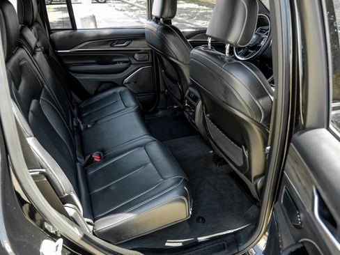 Used 2022 Jeep Grand Cherokee Overland image 50