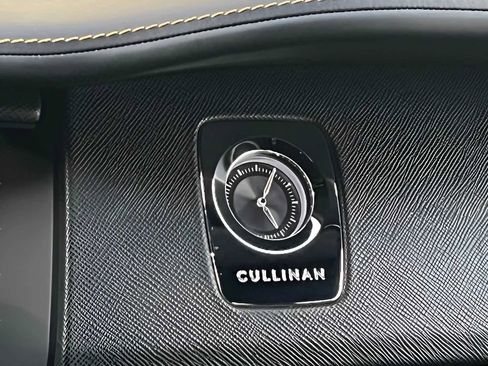 Certified 2021 Rolls-Royce Cullinan image 17