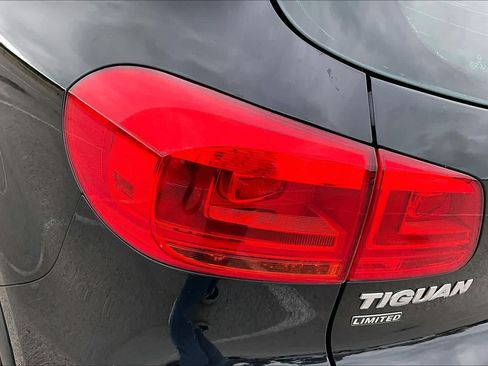 Used 2017 Volkswagen Tiguan Limited FWD image 29