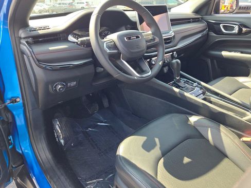 Certified 2025 Jeep Compass Trailhawk AWD/4WD image 12