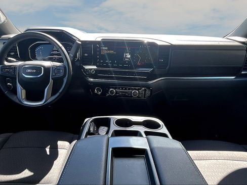 Used 2024 GMC Sierra 1500 Elevation AWD/4WD image 8