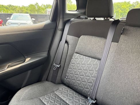 Used 2026 Nissan Kicks SV FWD image 38